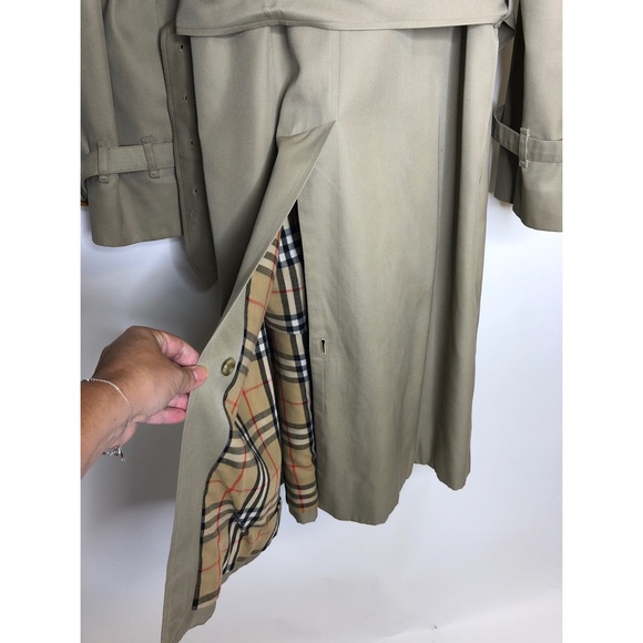 Burberrys Vintage Trench Coat - 46 Regular - Picture 11 of 16